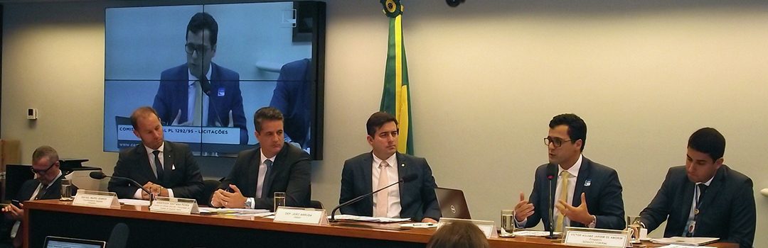 LEI DE LICITAÇÕES É DISCUTIDA EM AUDIÊNCIA PÚBLICA NA CÂMARA DOS DEPUTADOS