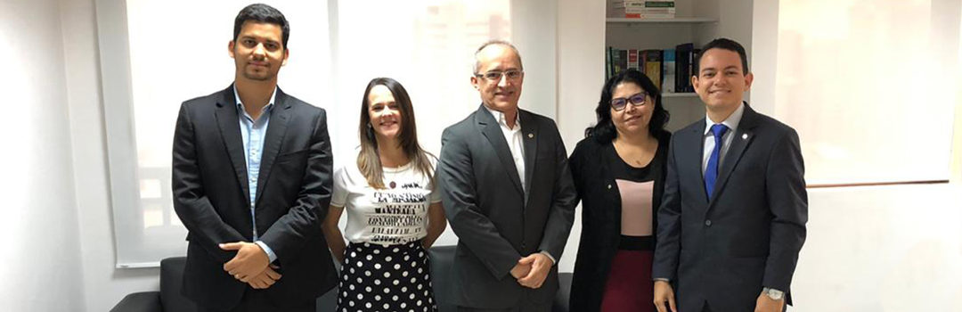 ANAUNI VISITA ASSOCIADOS EM FORTALEZA