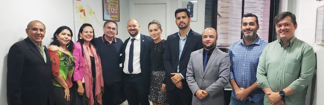 DEPUTADO LEÔNIDAS CRISTINO RECEBE MEMBROS DA ADVOCACIA PÚBLICA